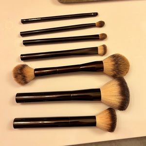 Hourglass Makeup Brushes - set of 7